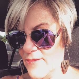 Meet your Posher, Renee